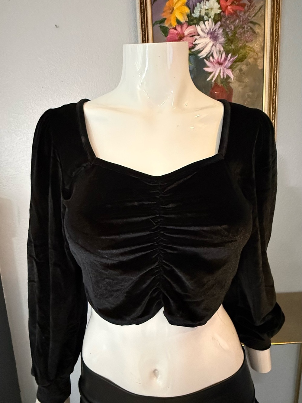 Almost Famous Black Velvet Ruched Long-Sleeve Crop Top